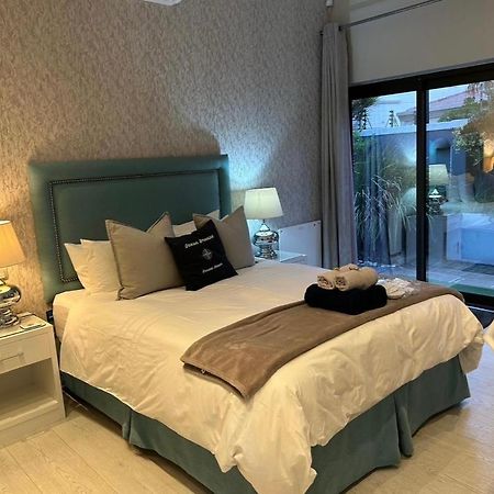 Ocean Breeze Sunset Beach - كيب تاون المظهر الخارجي الصورة